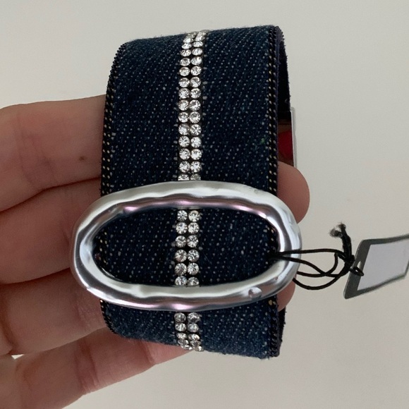 JACQUELINE KENT Denim Crystal Turn Lock Silver Statement Cuff Bracelet BRAND NEW - Picture 3 of 16
